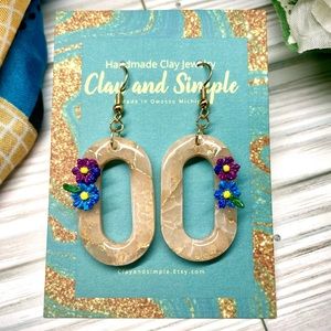 Clay and Simple hoop flower earrings